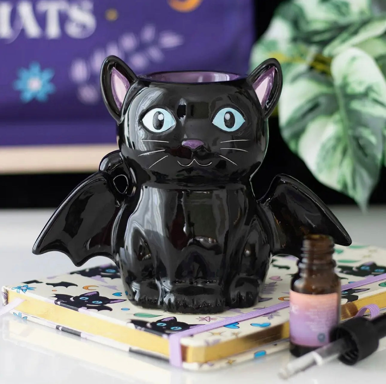 Cute and creepy gothic cat tealight wax melt burner