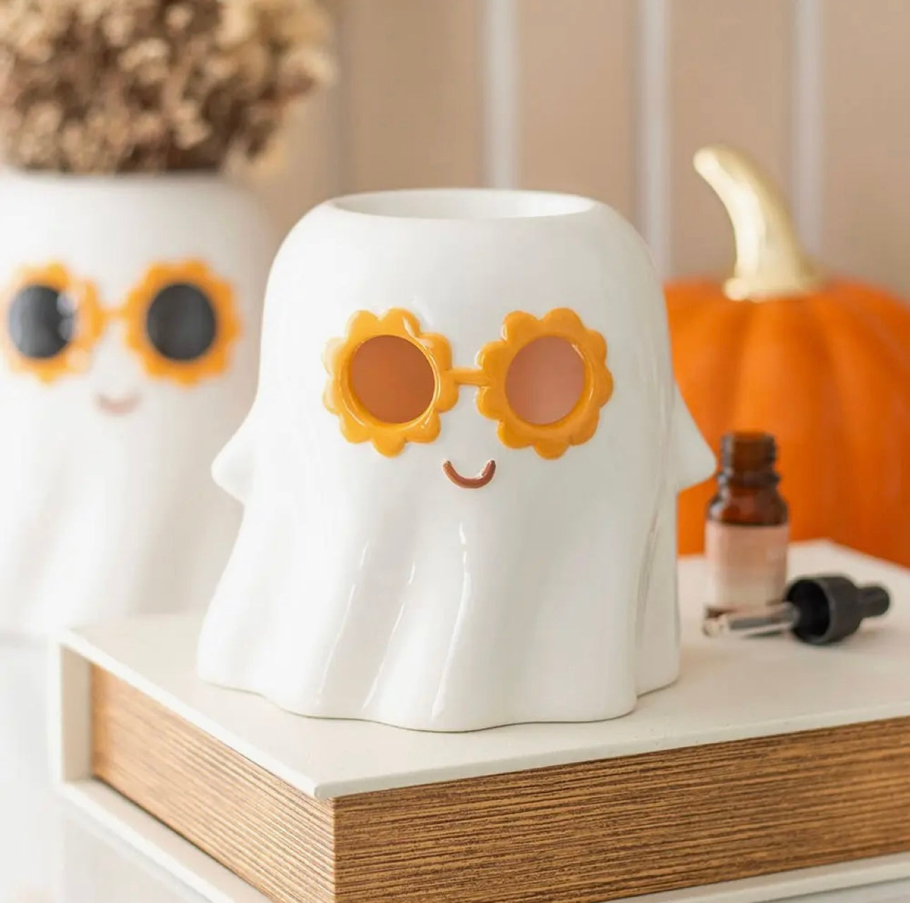 Miss groovy ghost tealight wax melt burner