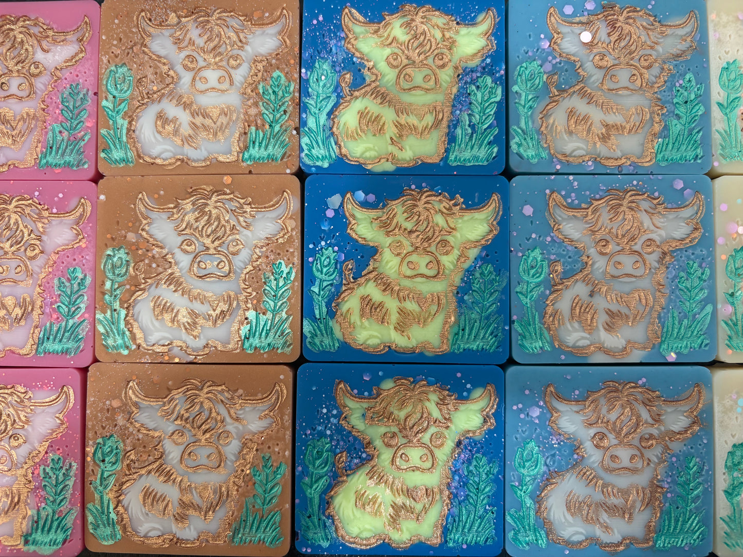 Connie the highland cow wax melt