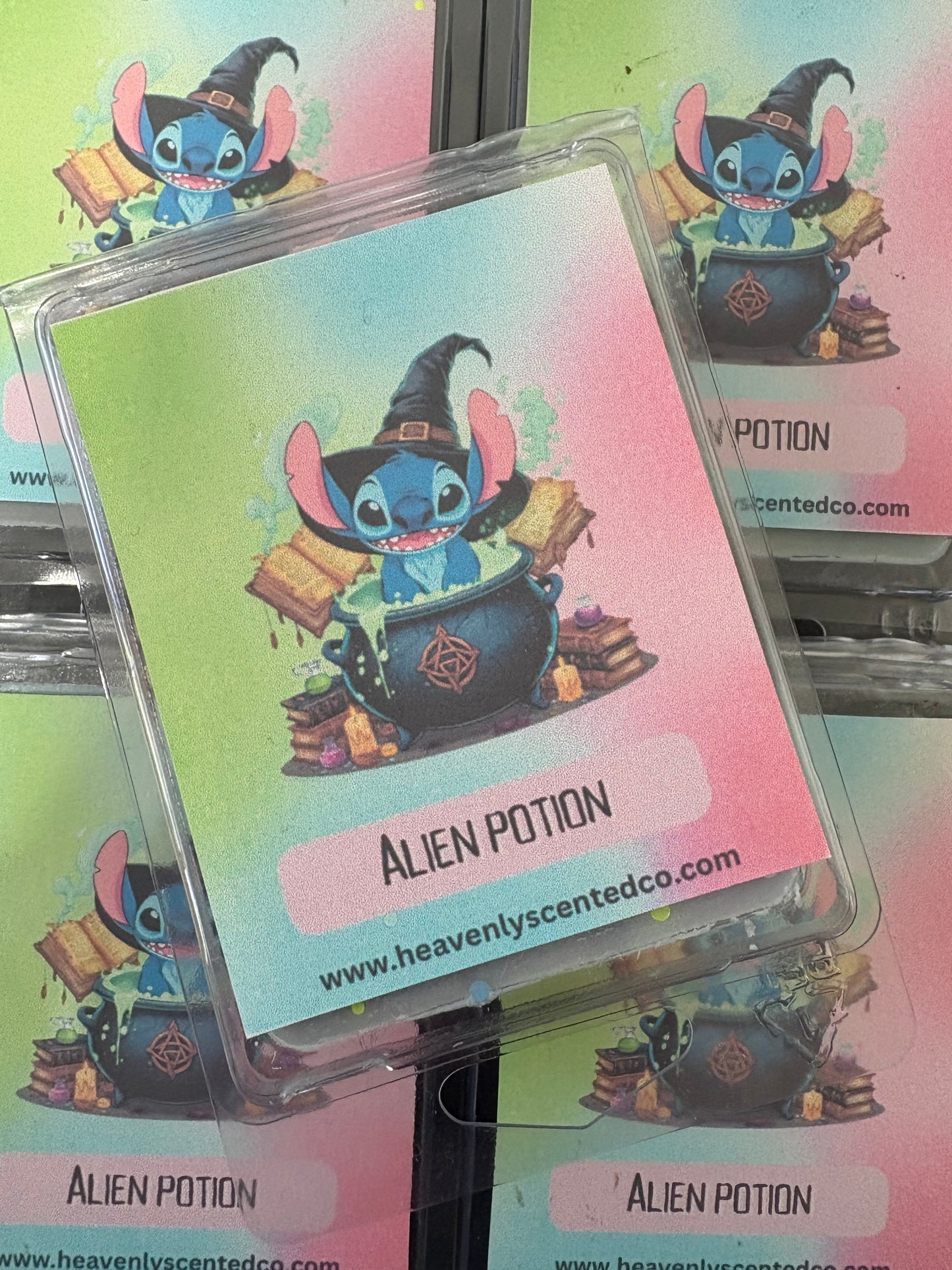 Alien potion clam shell wax melt