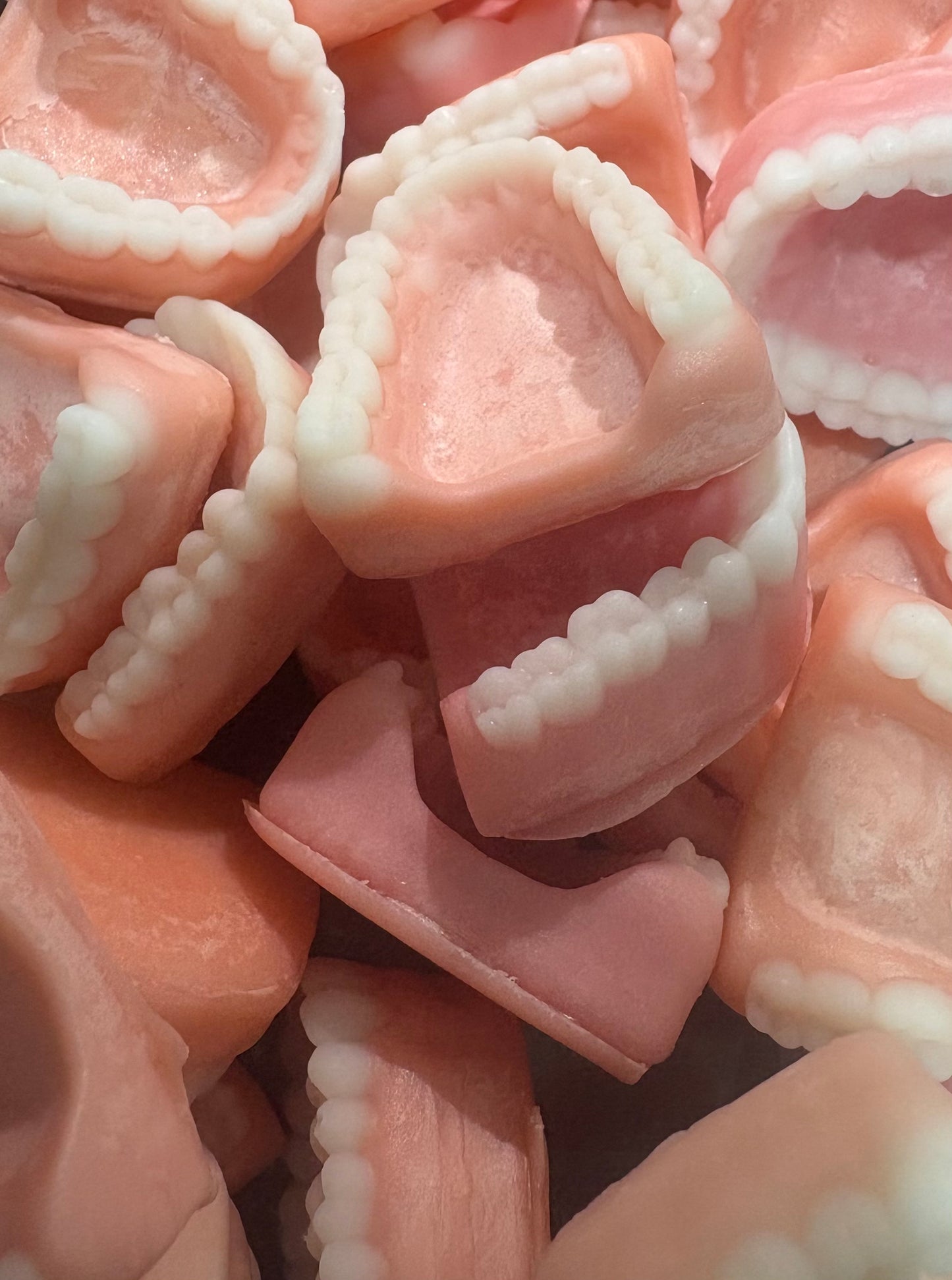 False teeth wax melt
